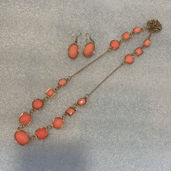 Charming Charlie - Matching Coral Gold Tone Chain Link Necklace & Earring Set - Picture 8 of 10